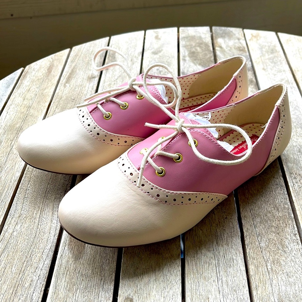 Women’s rockabilly style shoes
